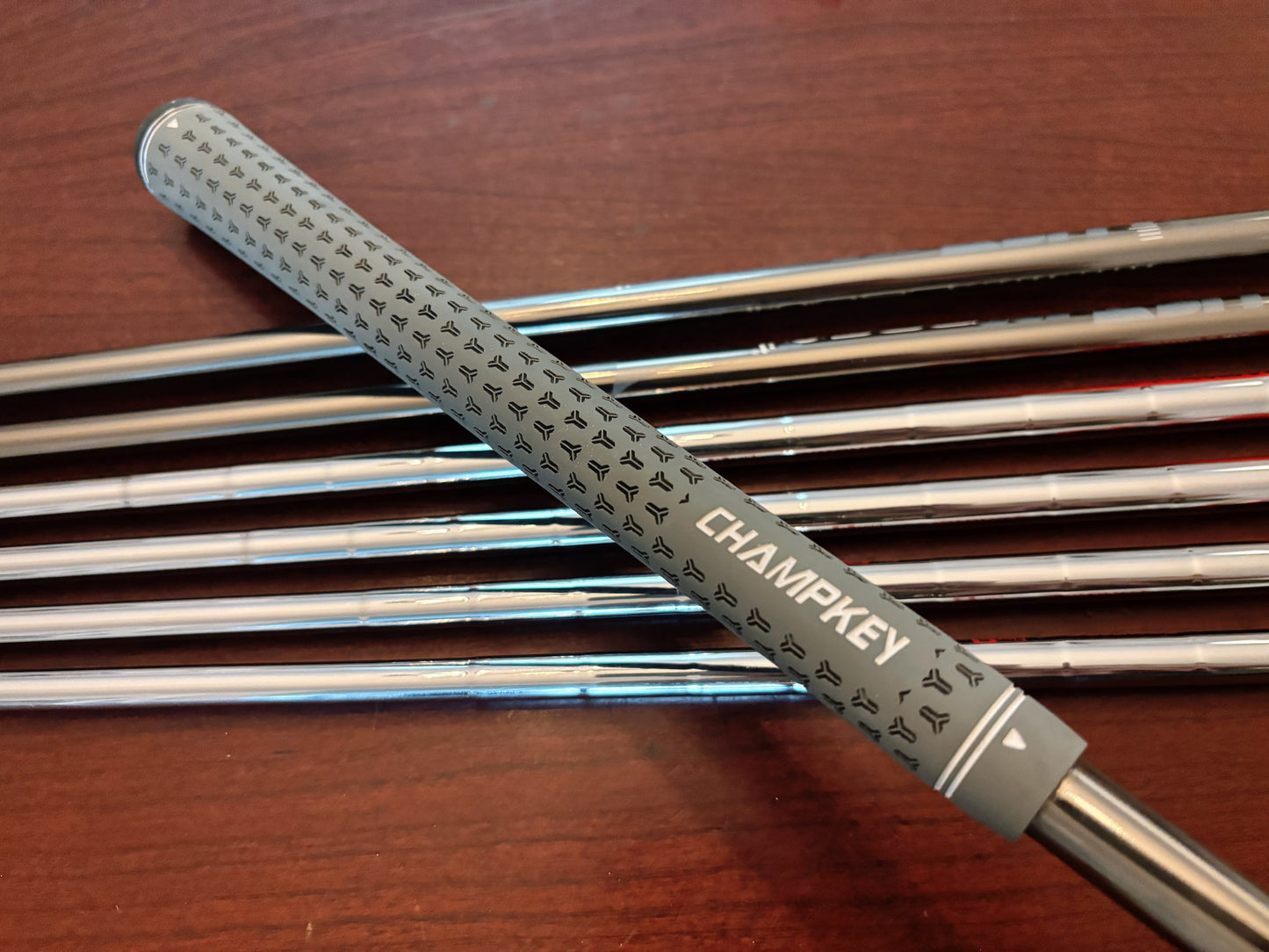 Srixon ZU85 / Z585 Iron Set 4-PW (Stiff)