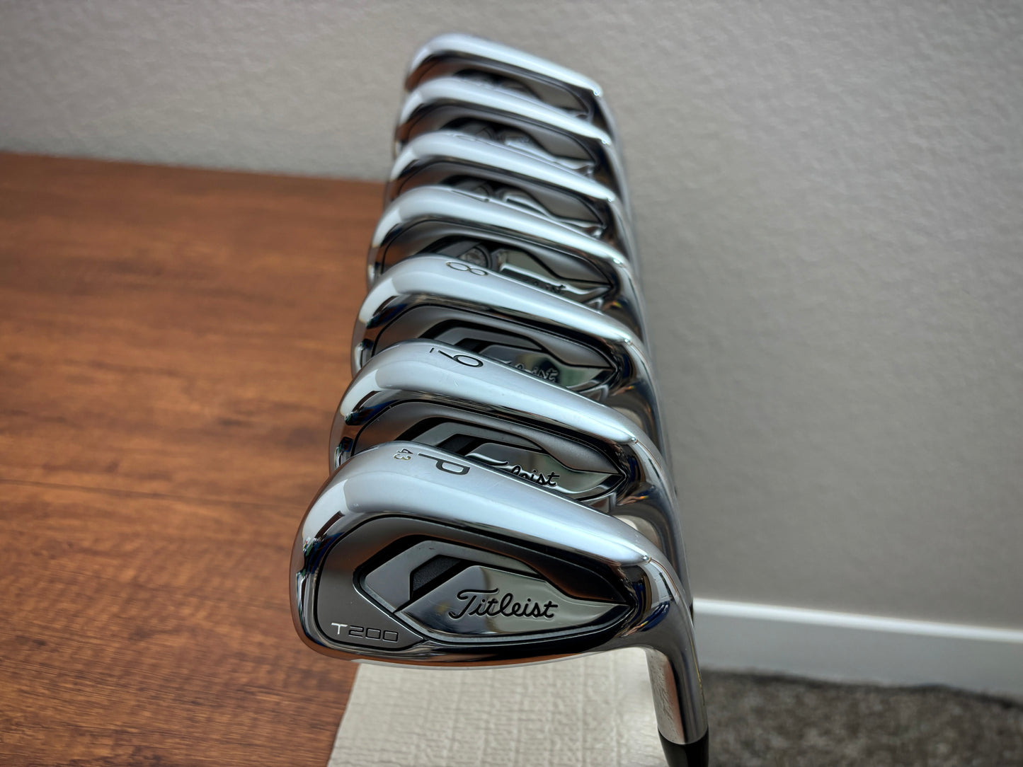 Titleist T200 Iron Set 4-PW / Dynamic Gold X-Stiff