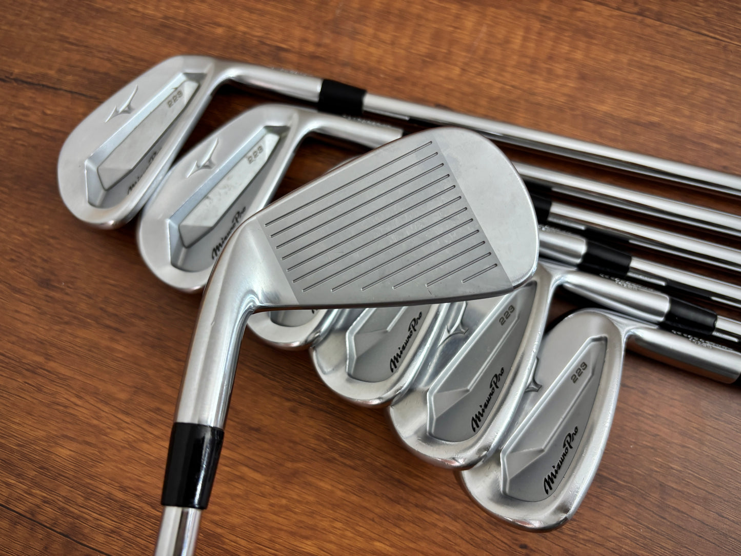 Mizuno Pro 223 Iron Set 4-PW / NS Pro 105 Regular Flex