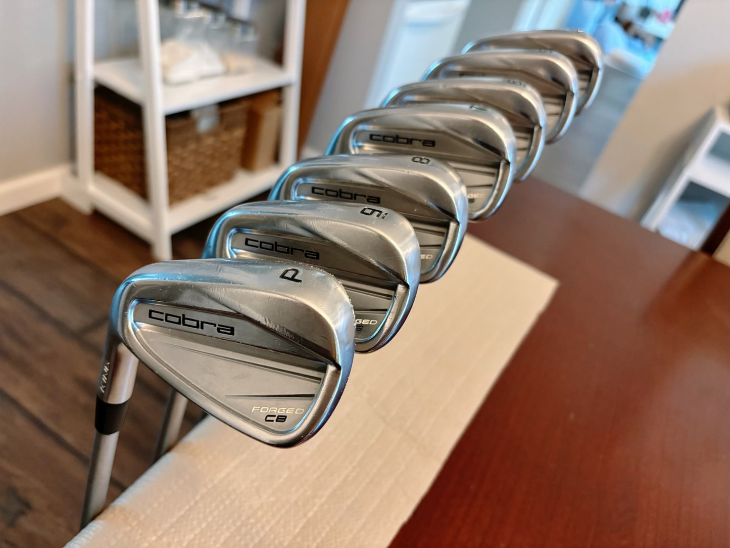 (Left-handed) Cobra King Forged CB ‘23 Iron Set 4-PW / KBS Tour C-Taper 120 Stiff