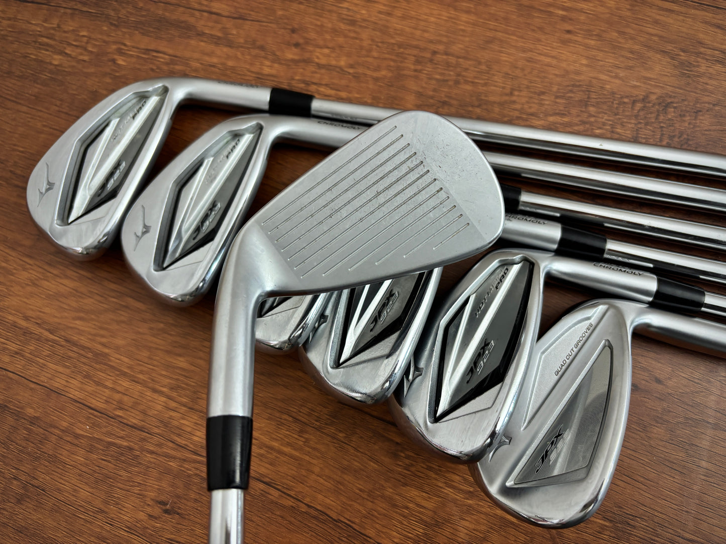 Mizuno JPX 923 Hot Metal Pro Iron Set 5-GW / Dynamic Gold 105 S300 Stiff
