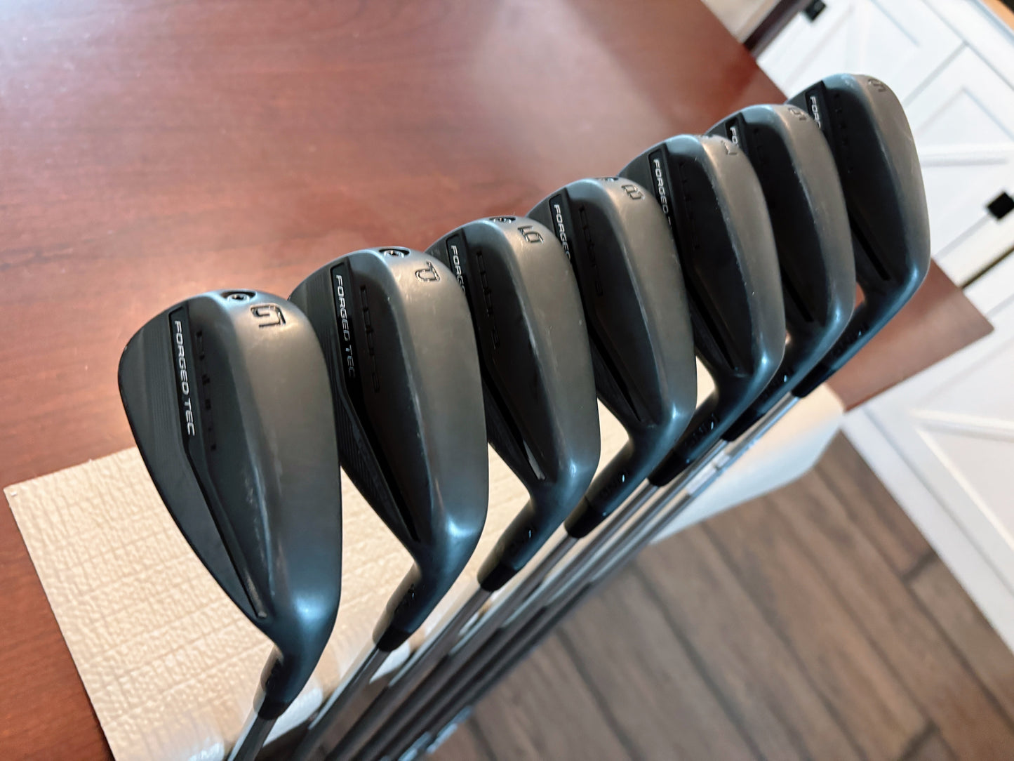 Cobra King Forged TEC Black ‘23 Iron Set 5-GW / True Temper Elevate Regular Flex