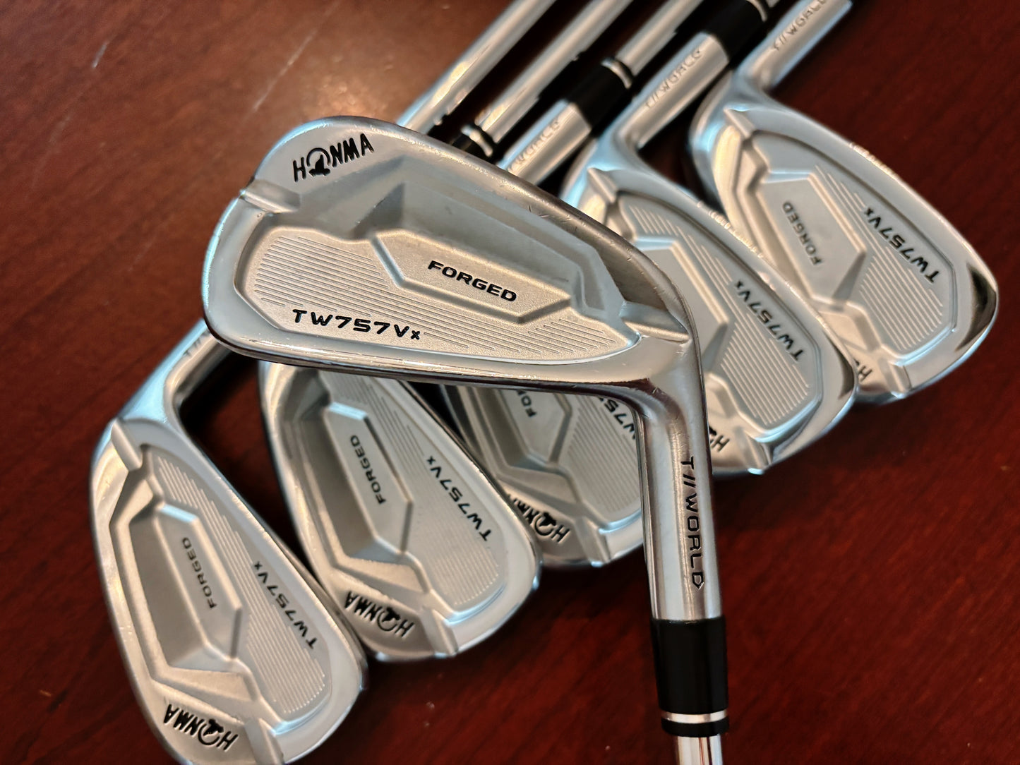 Honma TW757Vx Iron Set 5-PW / NS Pro 105 Stiff
