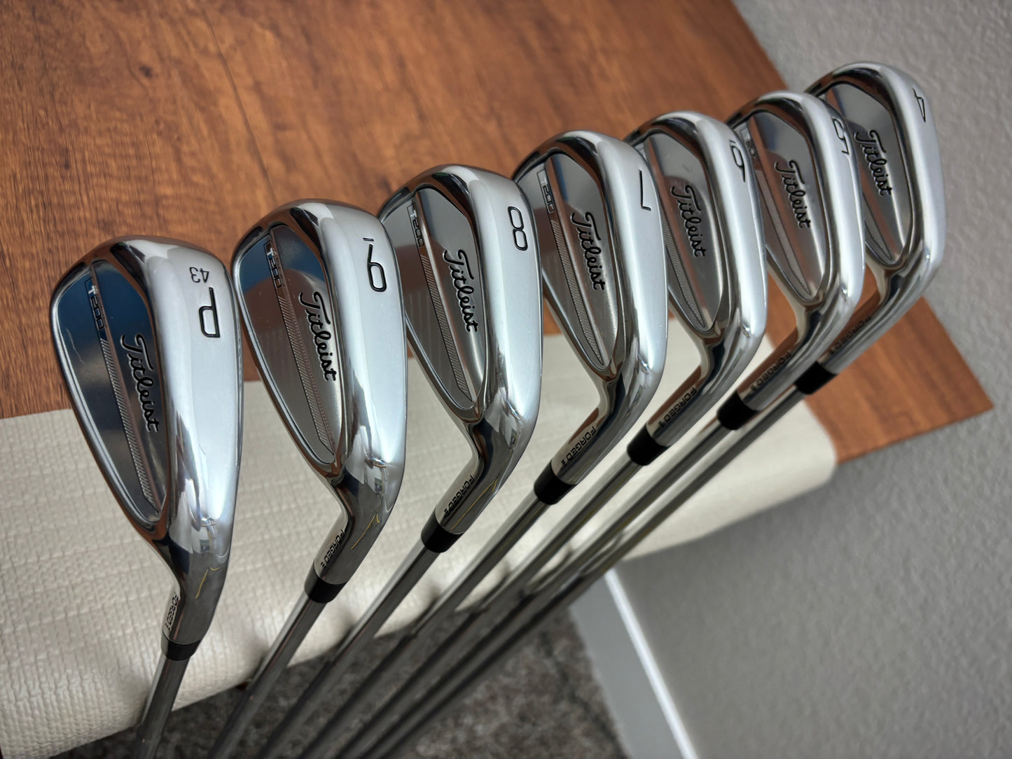 *MINT* Titleist T200 ‘23 Iron Set 4-PW / Dynamic Gold S300 Stiff