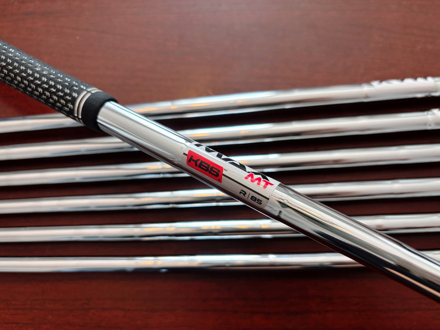 Taylormade SIM2 Max Iron Set 5-AW / KBS Max MT Regular Flex