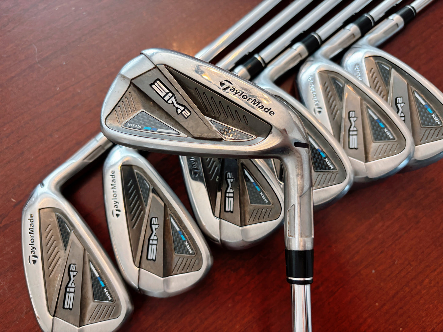 Taylormade SIM2 Max Iron Set 5-AW / KBS Max MT Regular Flex