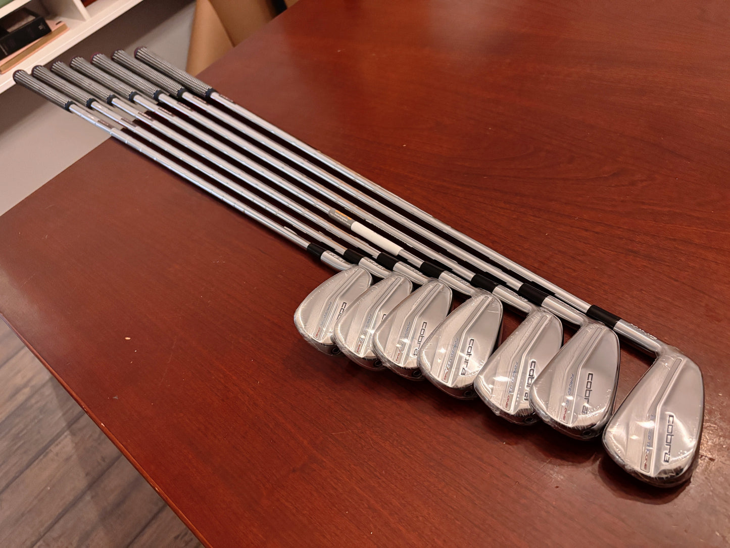 (Left-handed) *NEW* 2022 Cobra King Forged TEC One Length Iron Set 5-GW / KBS $-Taper Lite Stiff