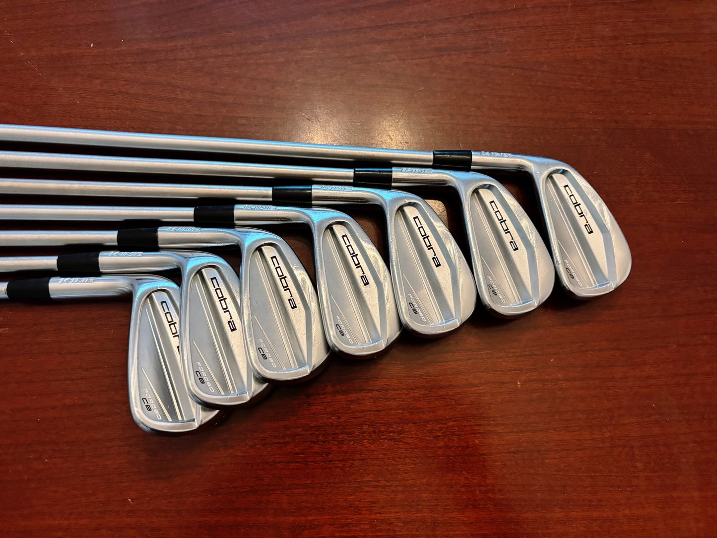 (Left-handed) Cobra King Forged CB ‘23 Iron Set 4-PW / KBS Tour C-Taper 120 Stiff
