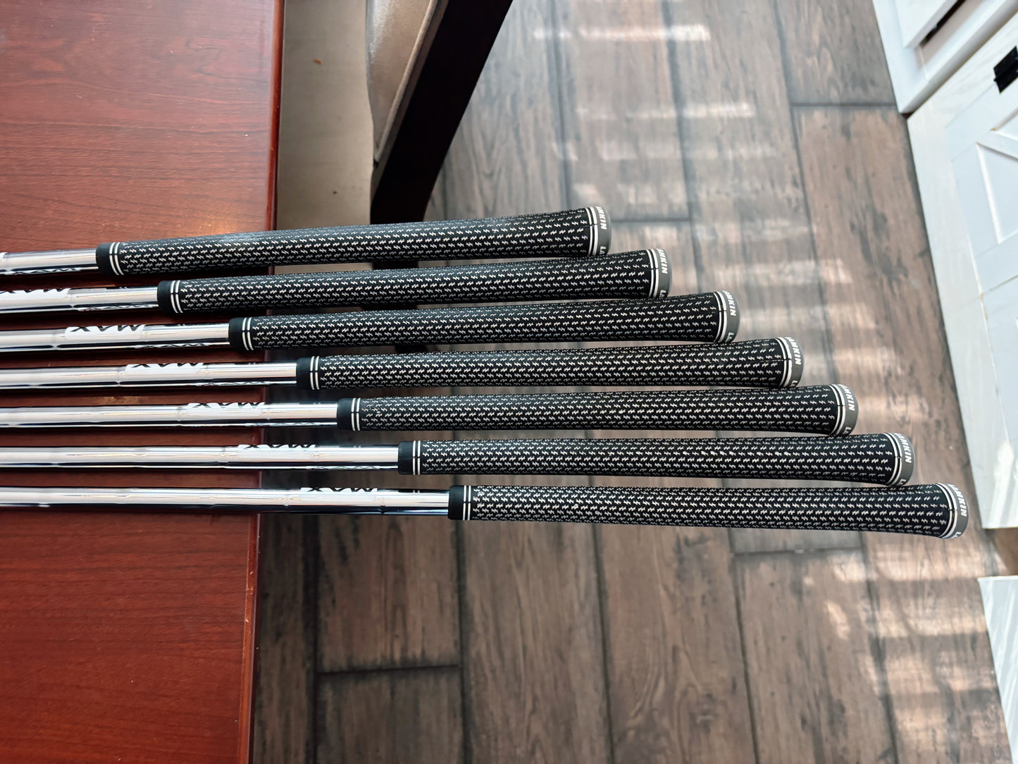 Taylormade SIM2 Max Iron Set 5-AW / KBS Max MT Regular Flex