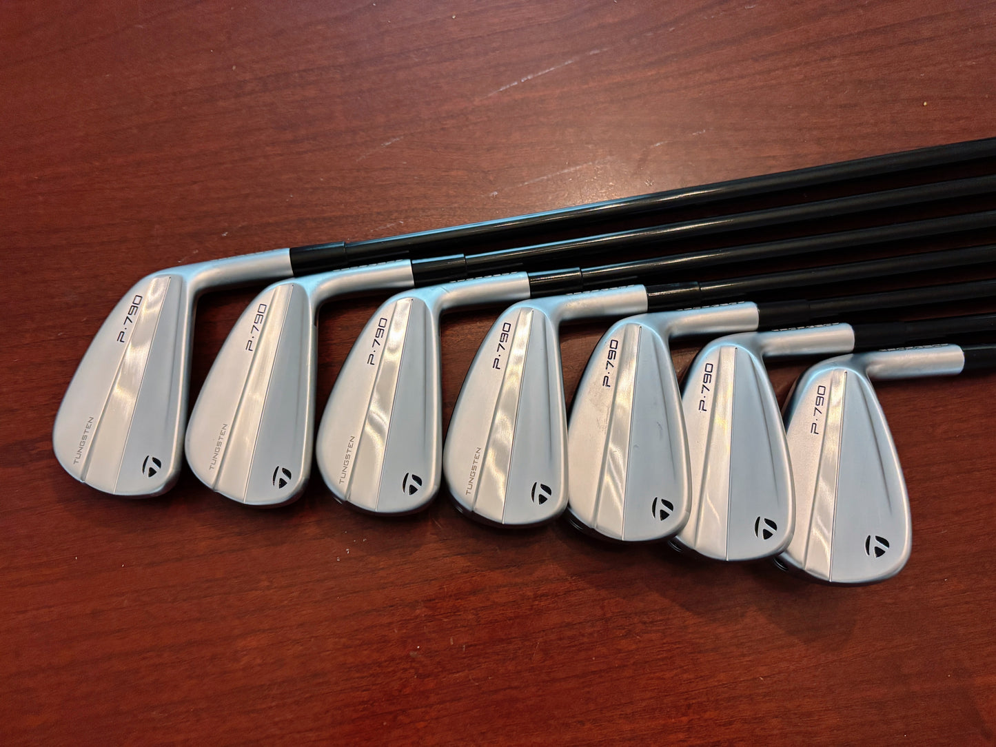 *MINT* Taylormade P790 ‘24 Iron Set 4-PW / Mitsubishi MMT Regular Graphite