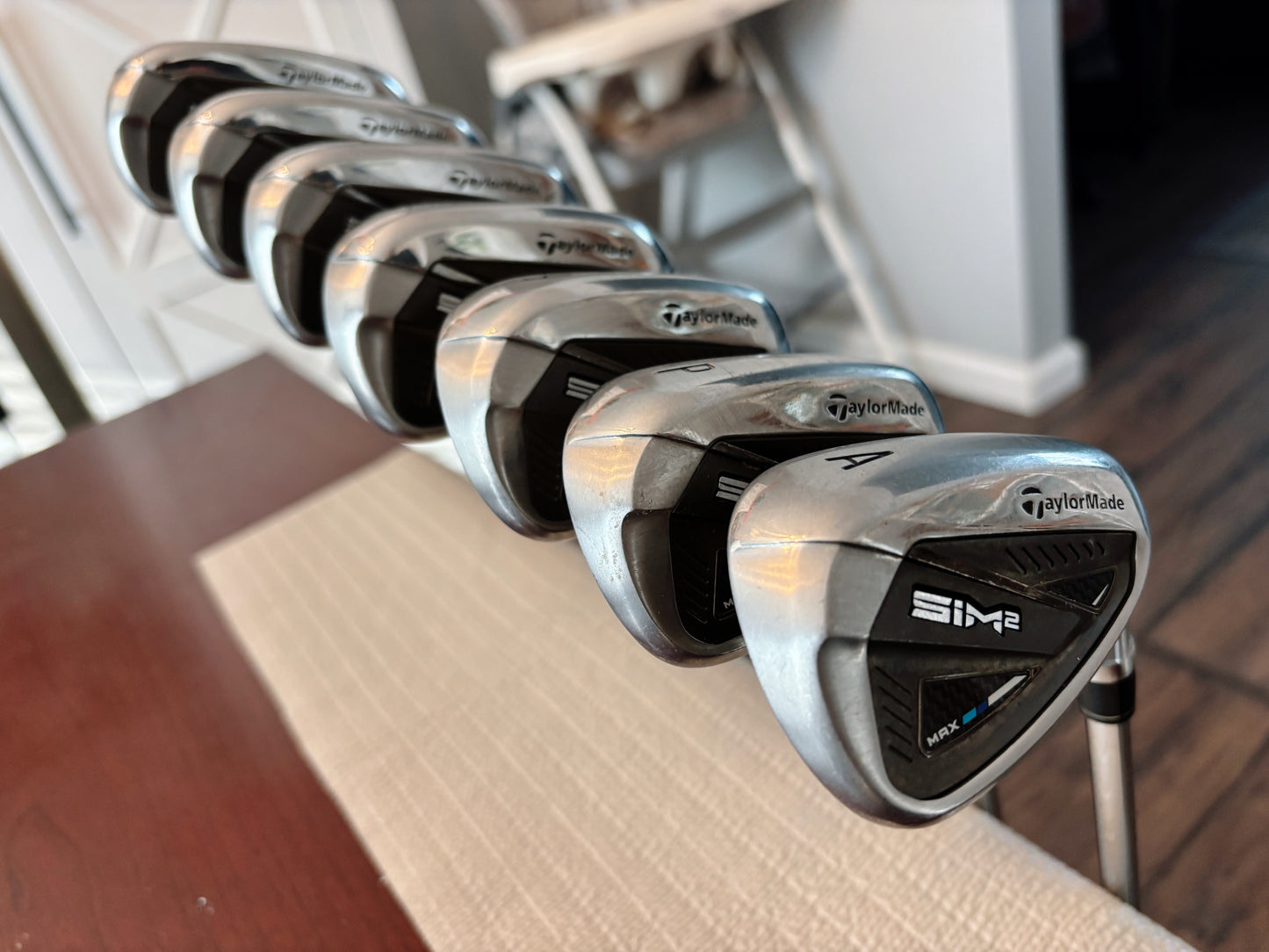 Taylormade SIM2 Max Iron Set 5-AW / KBS Max MT Regular Flex