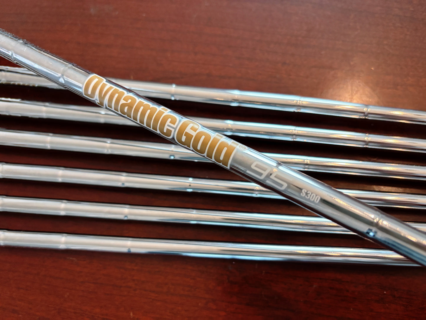 (+1.5”) Left-handed Mizuno JPX 925 Hot Metal Iron Set 5-GW / Dynamic Gold S300 Stiff