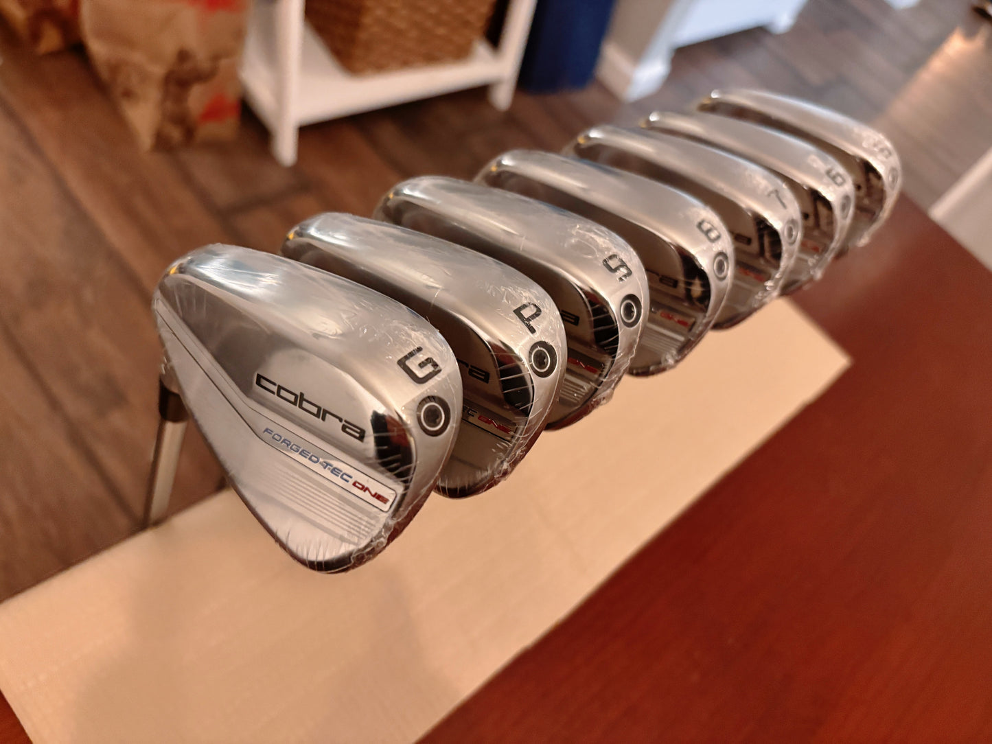 (Left-handed) *NEW* 2022 Cobra King Forged TEC One Length Iron Set 5-GW / KBS $-Taper Lite Stiff