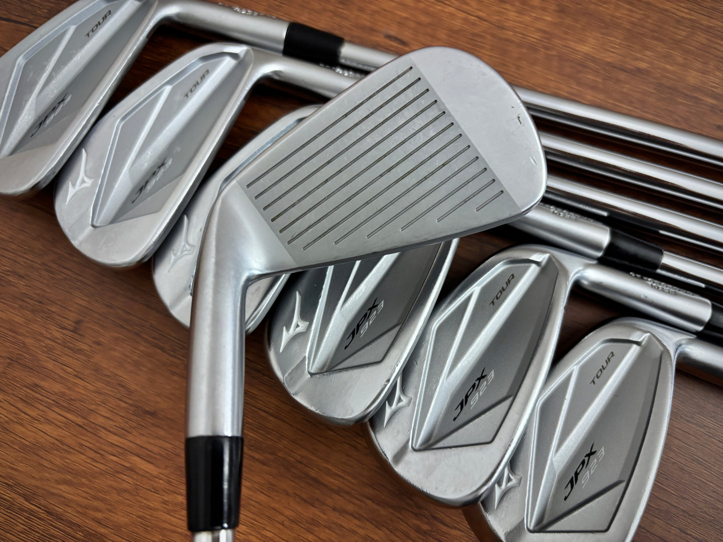 Mizuno JPX 923 Tour Iron Set 4-PW / Dynamic Gold S300 Stiff