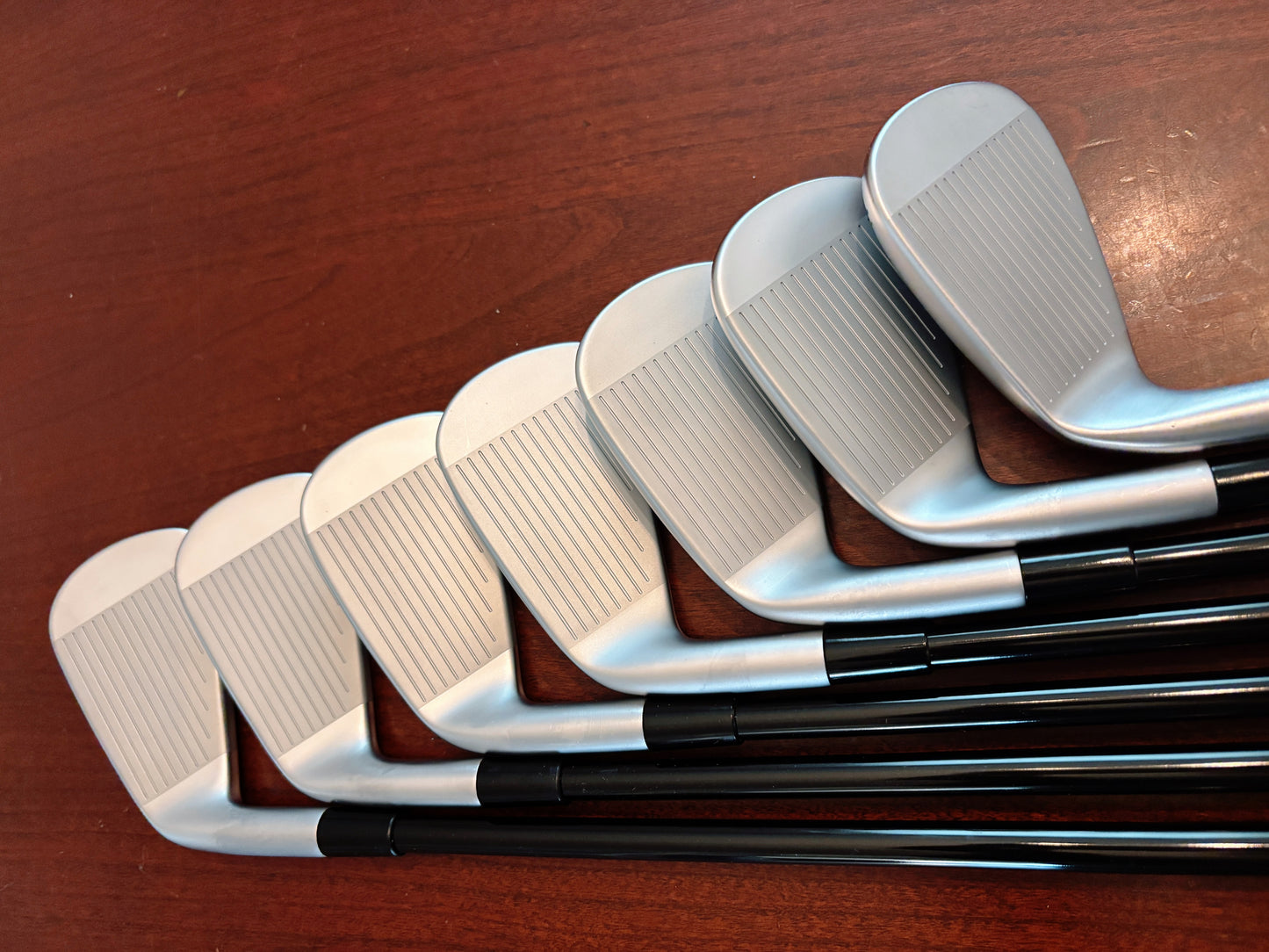 *MINT* Taylormade P790 ‘24 Iron Set 4-PW / Mitsubishi MMT Regular Graphite