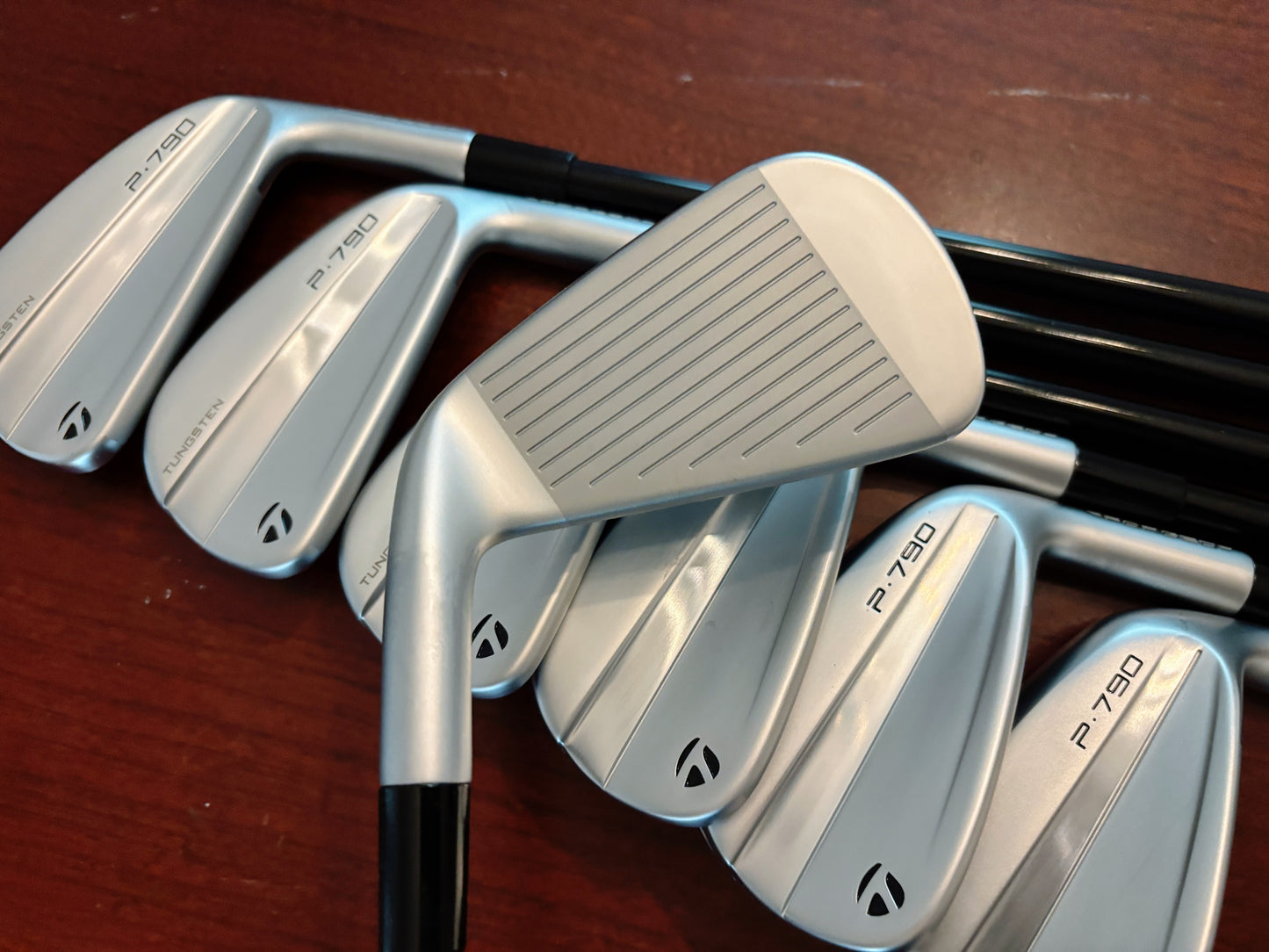 *MINT* Taylormade P790 ‘24 Iron Set 4-PW / Mitsubishi MMT Regular Graphite