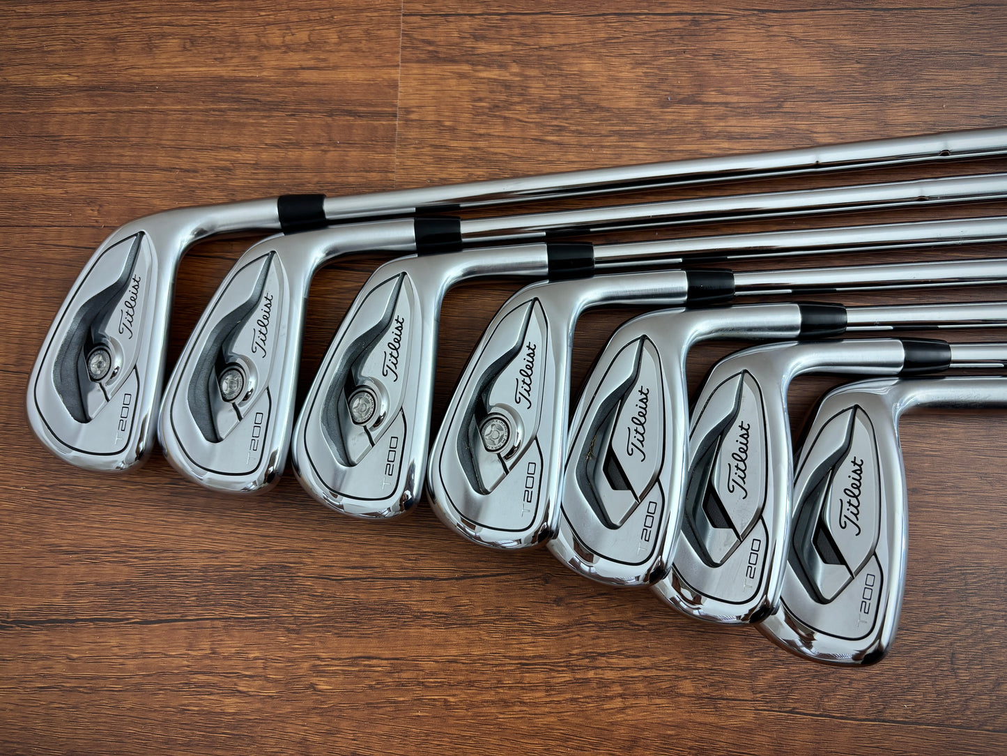 Titleist T200 Iron Set 4-PW / Dynamic Gold X-Stiff