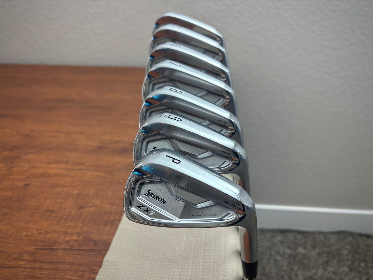Srixon ZX7 Mkii Iron Set 4-PW / NS Pro 120 Stiff