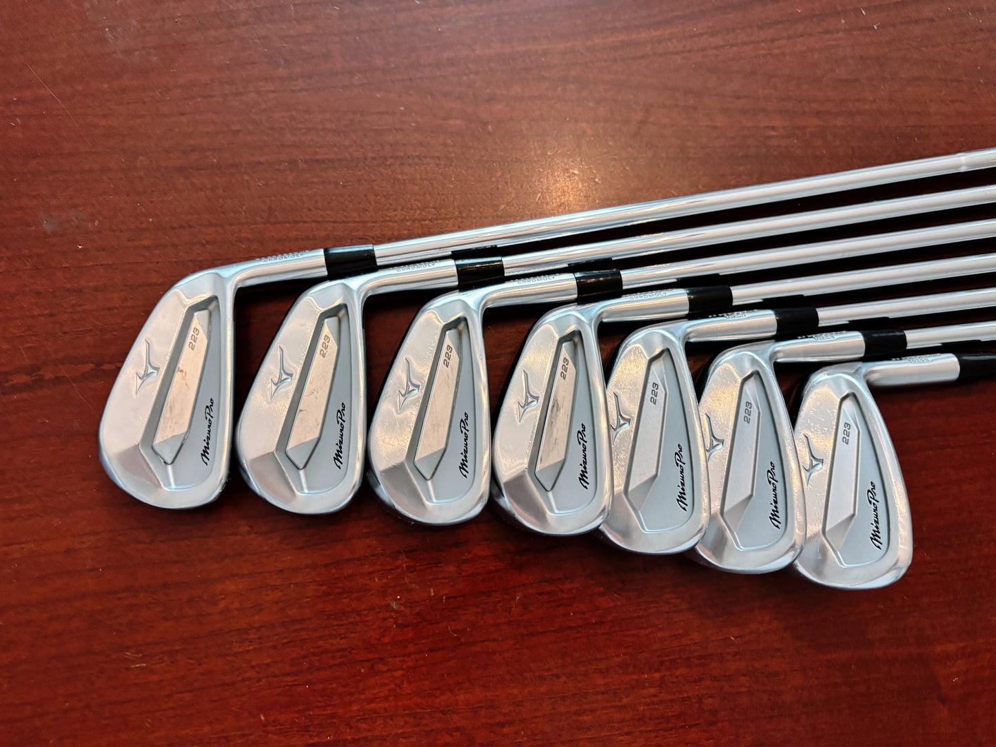 Mizuno Pro 223 Iron Set 4-PW / NS Pro 105 Regular Flex
