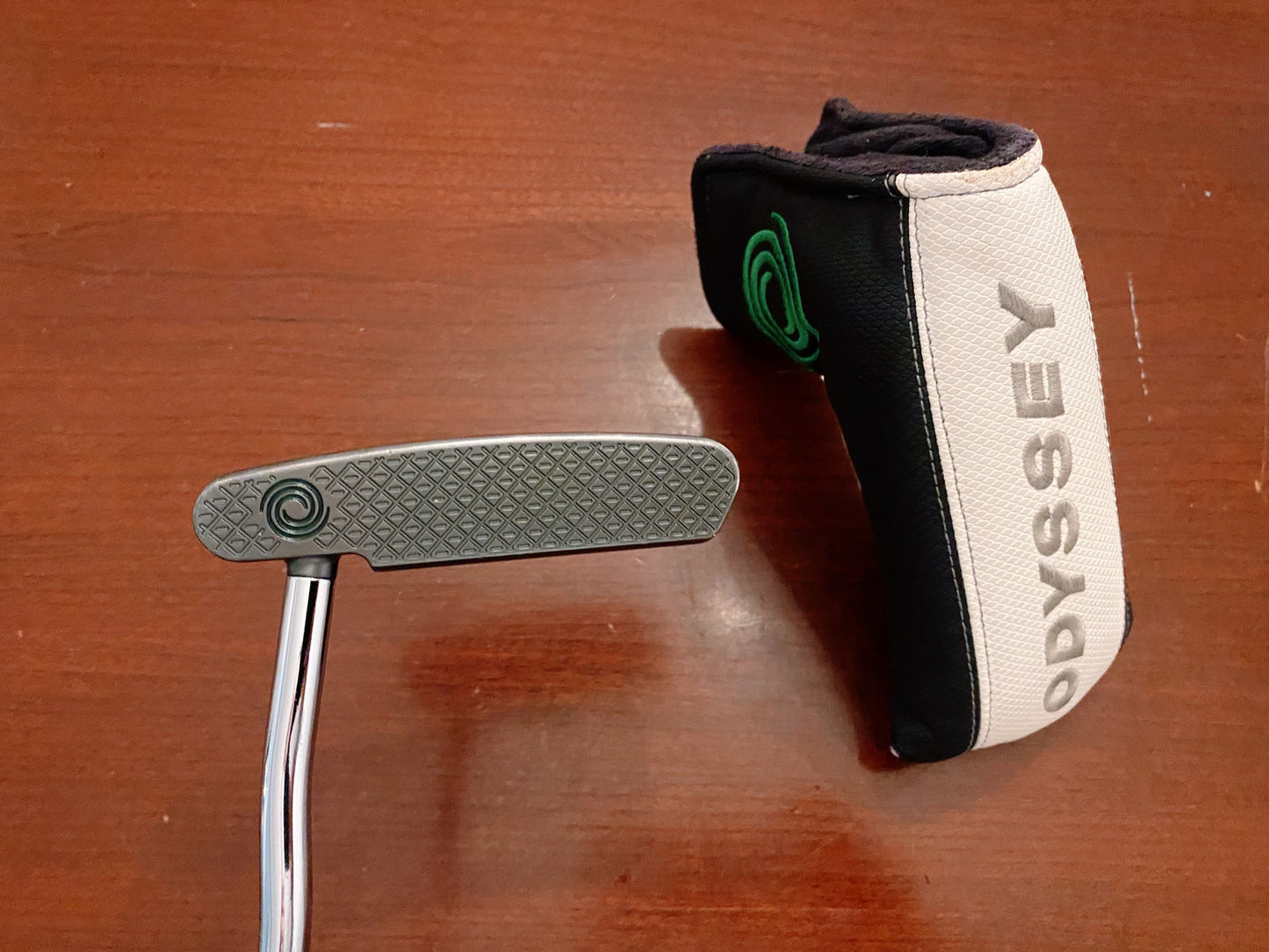 Odyssey Toulon Chicago Stroke Lab Putter + headcover