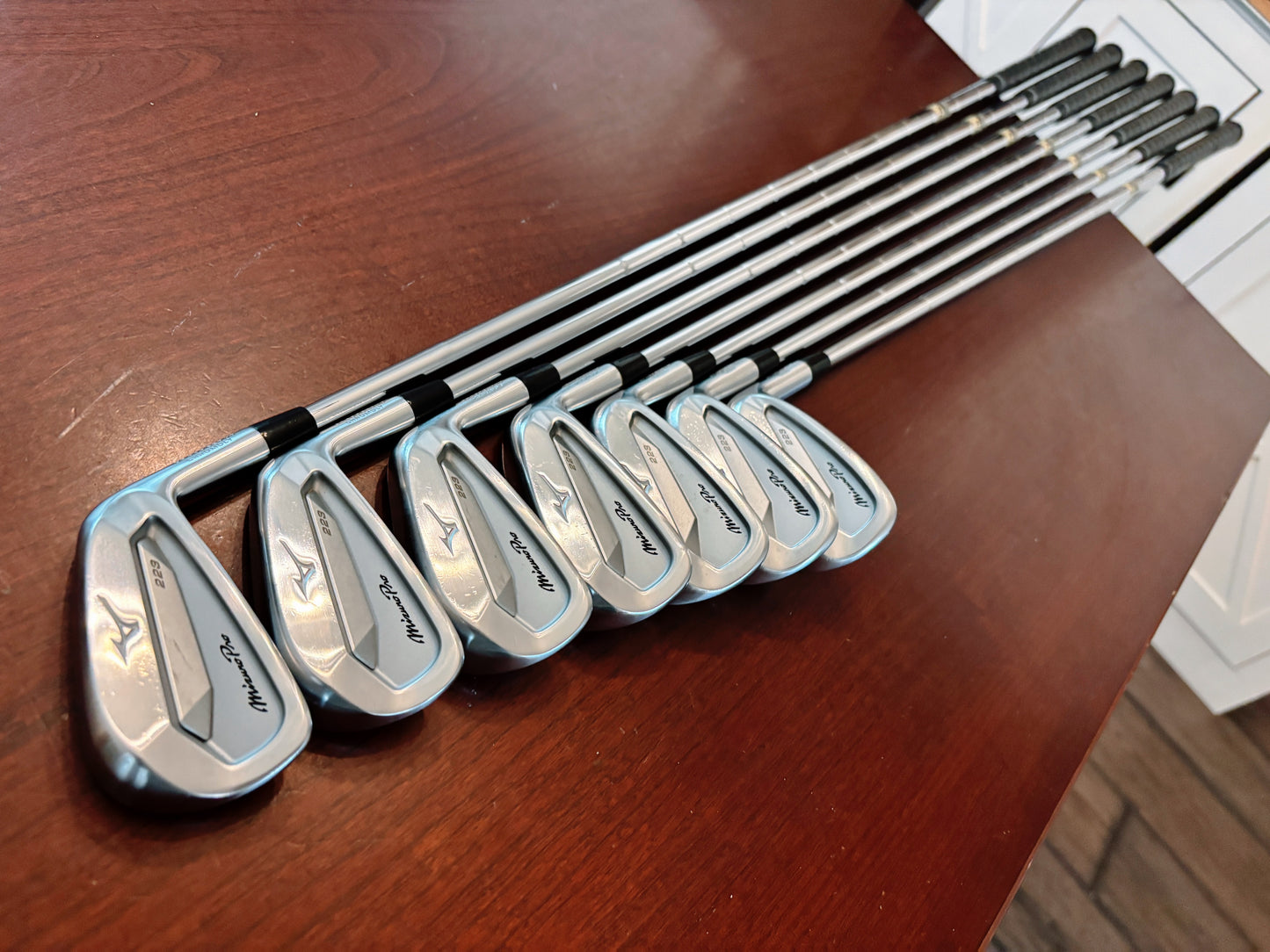 (+1”) Mizuno Pro 223 Iron Set 4-PW / Dynamic Gold X100 X-Stiff