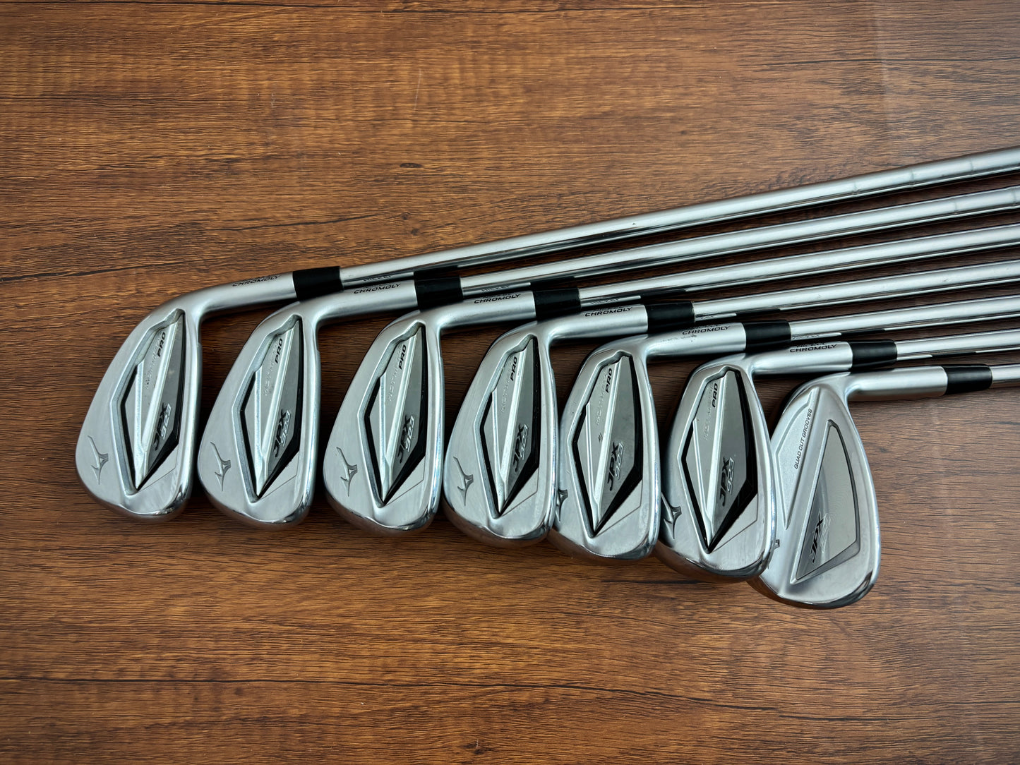 Mizuno JPX 923 Hot Metal Pro Iron Set 5-GW / Dynamic Gold 105 S300 Stiff