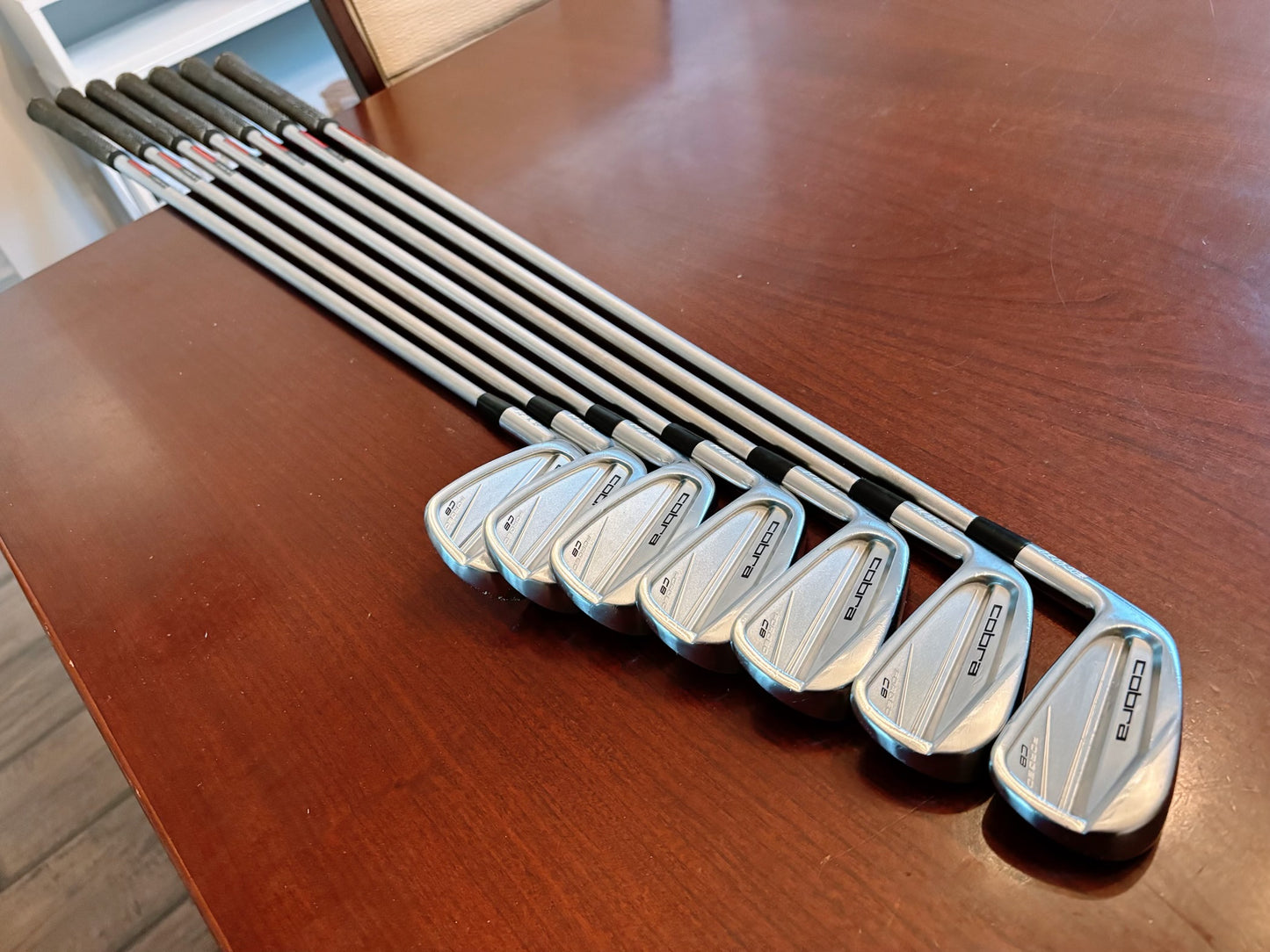 (Left-handed) Cobra King Forged CB ‘23 Iron Set 4-PW / KBS Tour C-Taper 120 Stiff
