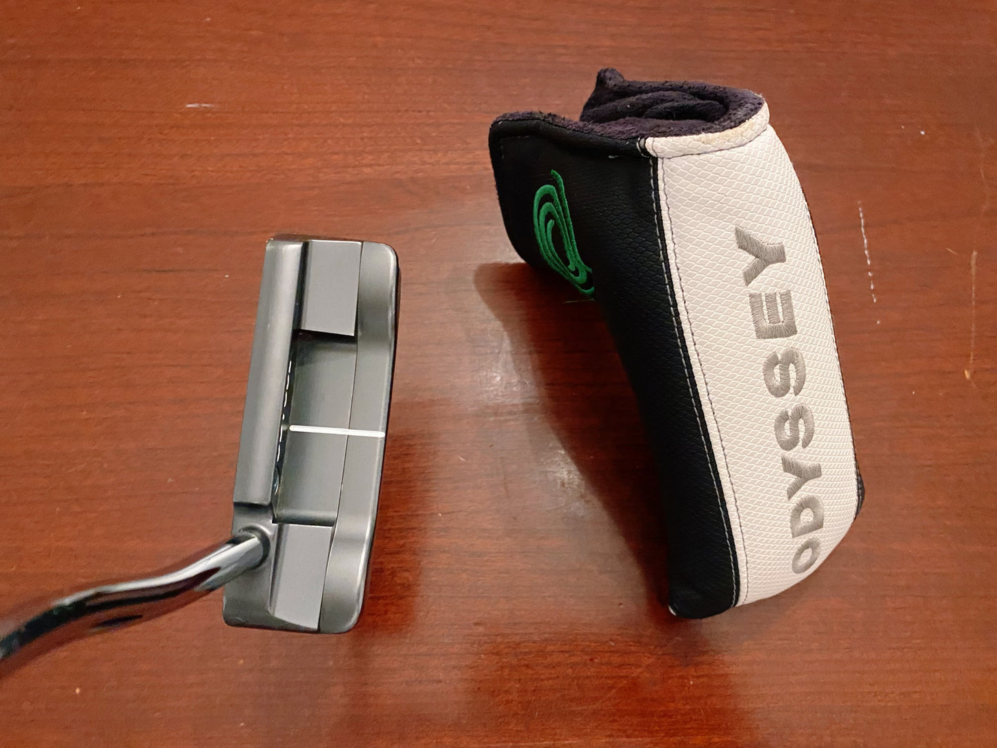 Odyssey Toulon Chicago Stroke Lab Putter + headcover 32.5”