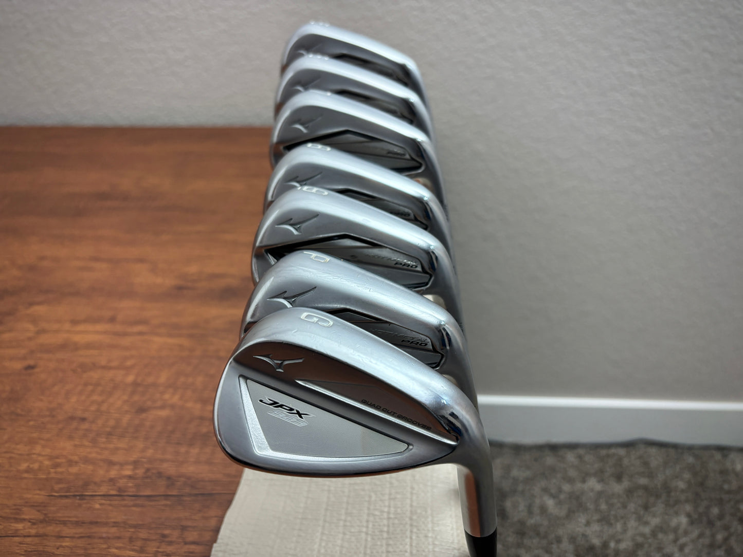 Mizuno JPX 923 Hot Metal Pro Iron Set 5-GW / Dynamic Gold 105 S300 Stiff