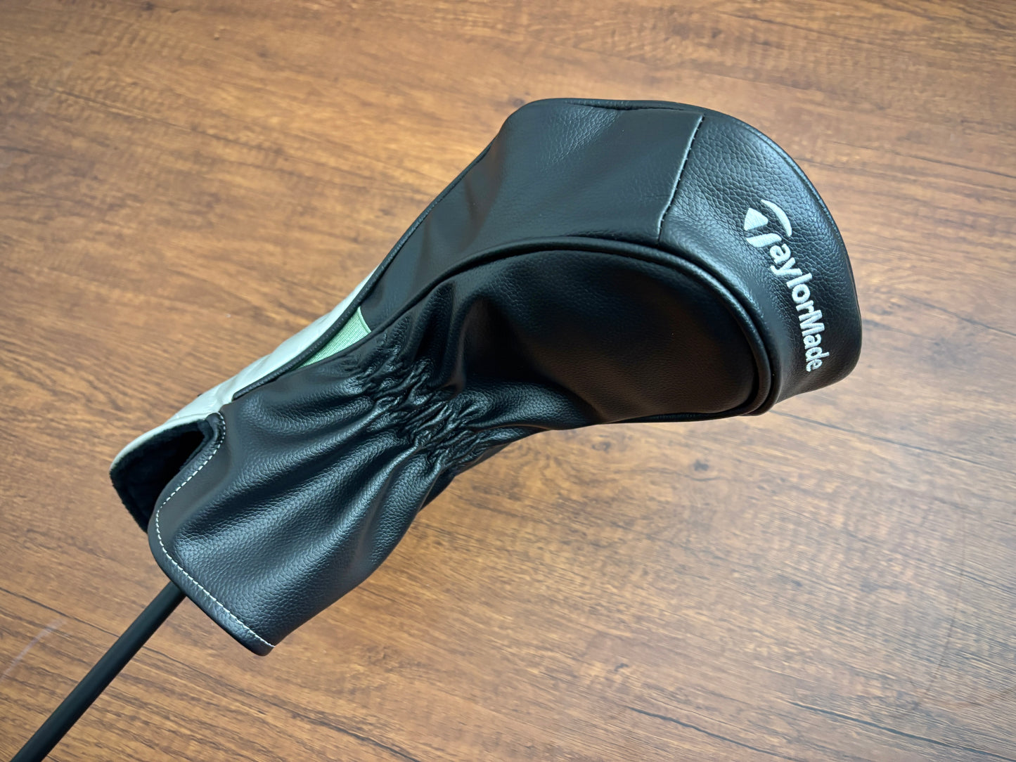 Taylormade Qi35 Max Driver 9.0* + headcover / X-Stiff