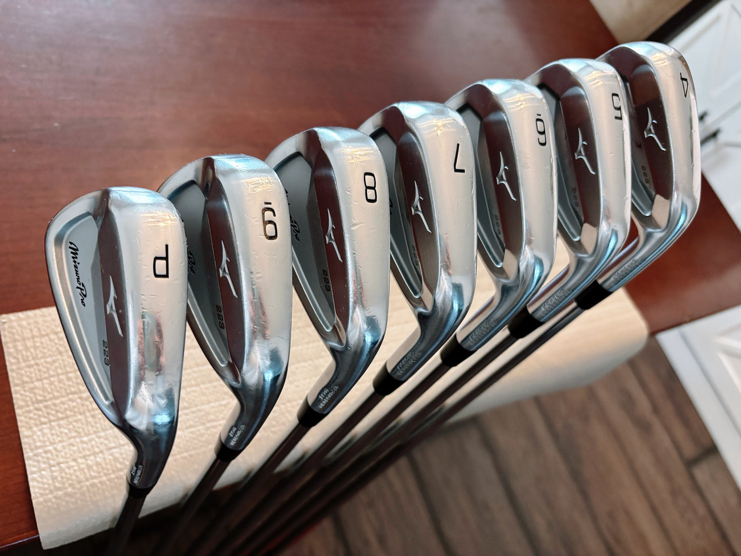 Mizuno Pro 223 Iron Set 4-PW / NS Pro 105 Regular Flex