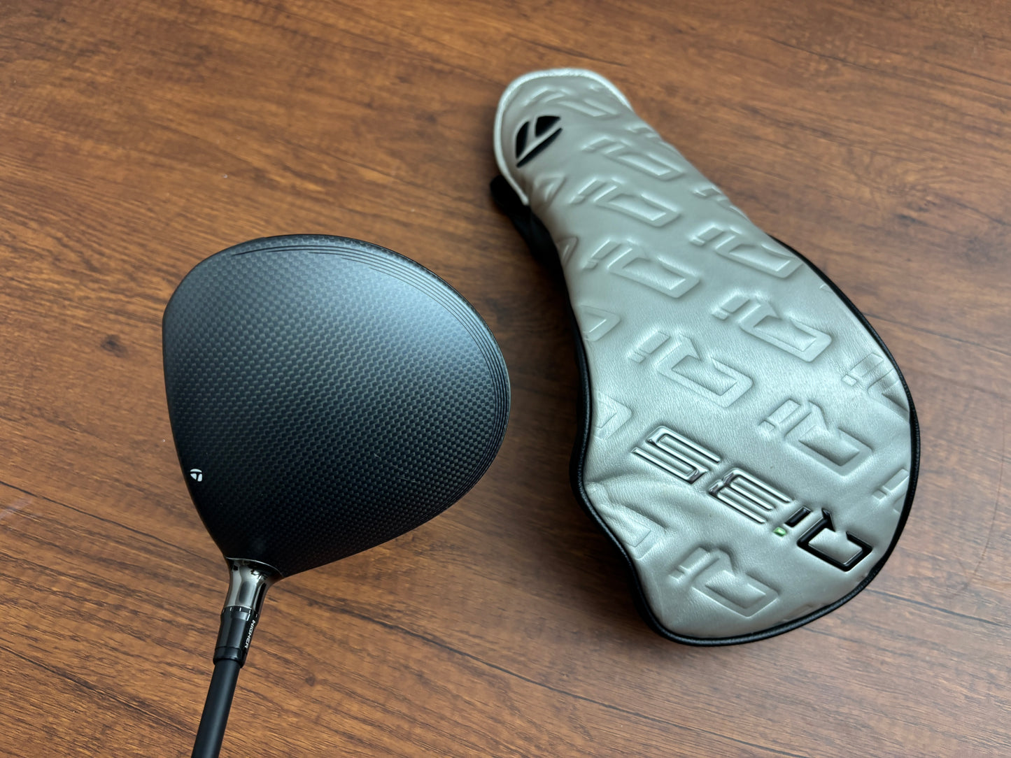 Taylormade Qi35 Max Driver 9.0* + headcover / X-Stiff