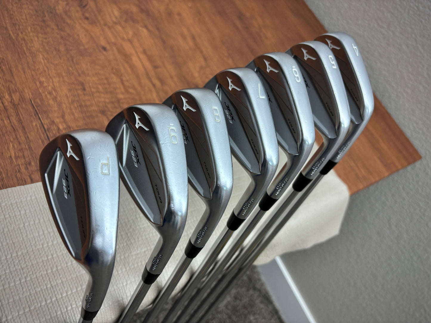 Mizuno JPX 923 Tour Iron Set 4-PW / Dynamic Gold S300 Stiff