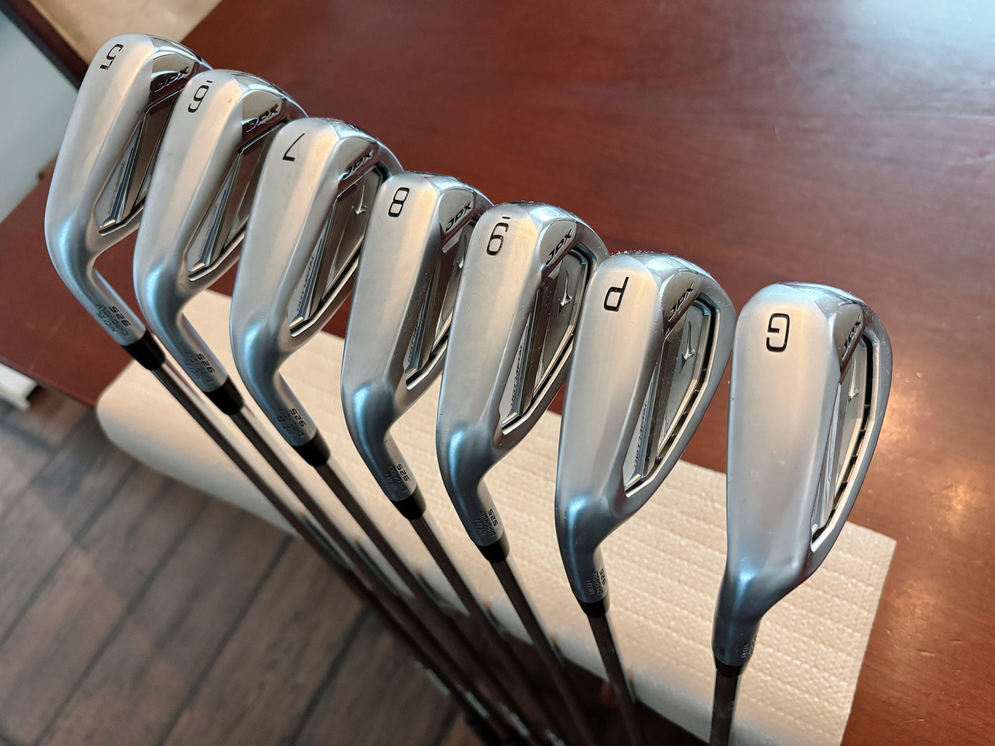 (+1.5”) Left-handed Mizuno JPX 925 Hot Metal Iron Set 5-GW / Dynamic Gold S300 Stiff