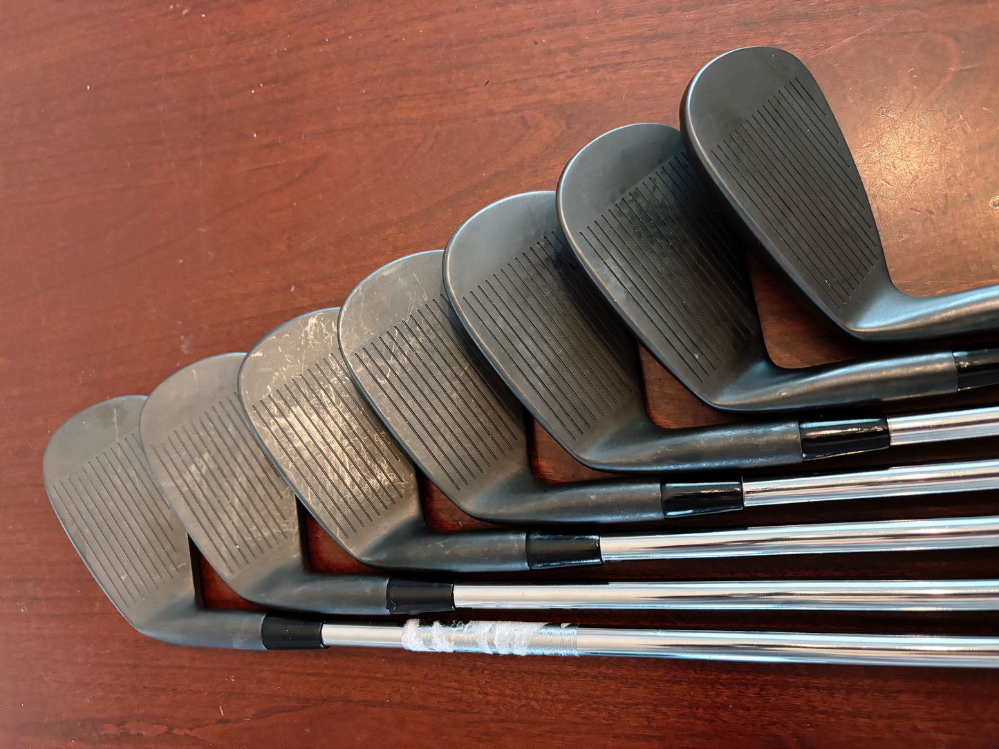 Cobra King Forged TEC Black ‘23 Iron Set 5-GW / True Temper Elevate Regular Flex