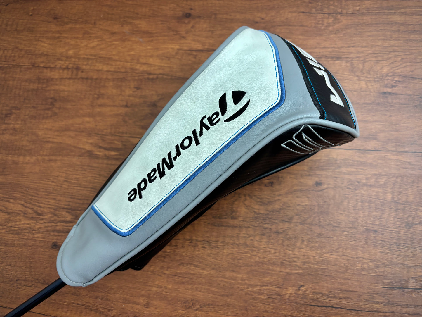 Taylormade SIM Max Driver 9* + headcover / Stiff
