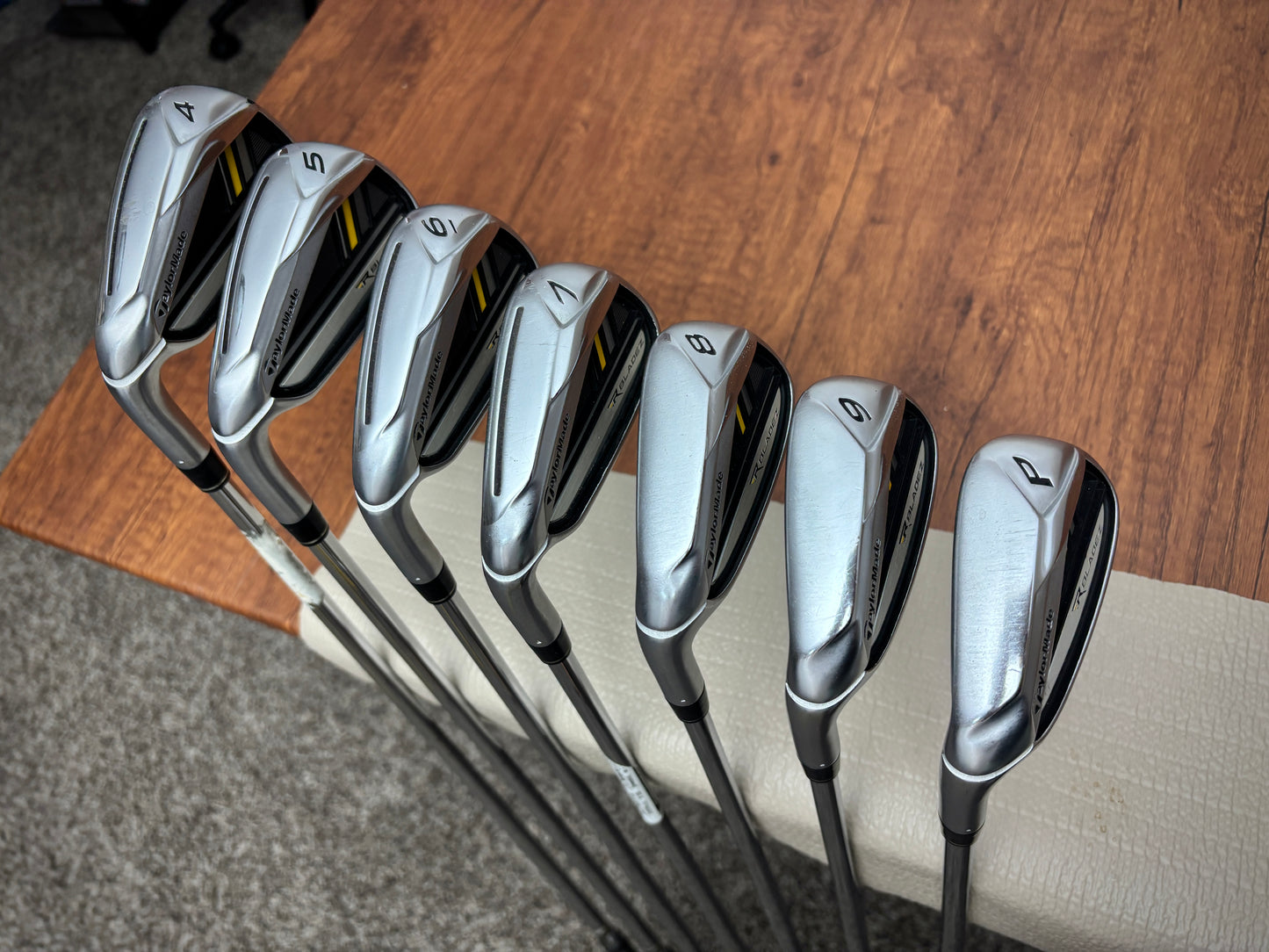 (Left-handed) Taylormade Rocketbladez Iron Set 4-PW / Stiff Shafts