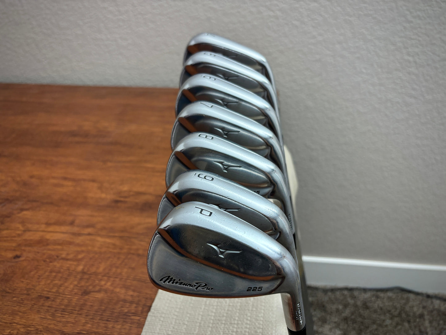 Mizuno Pro 225 Iron Set 4-PW / Accra 110i Steel Shafts