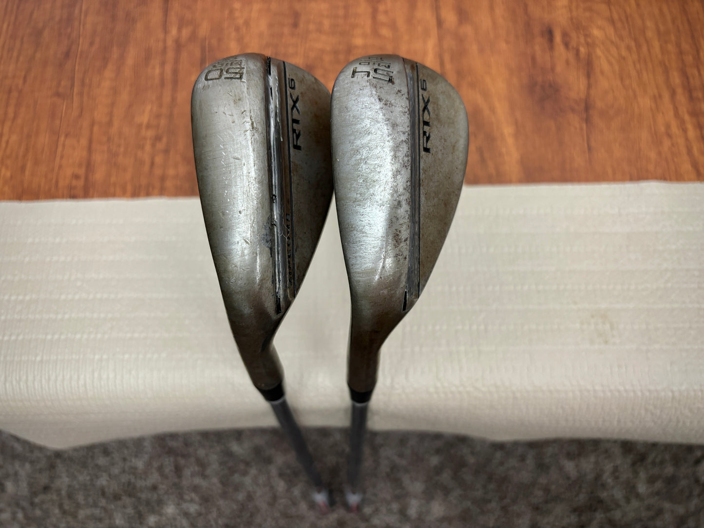 (Left-handed) Cleveland RTX6 Zipcore Raw Wedge Set (50,54)