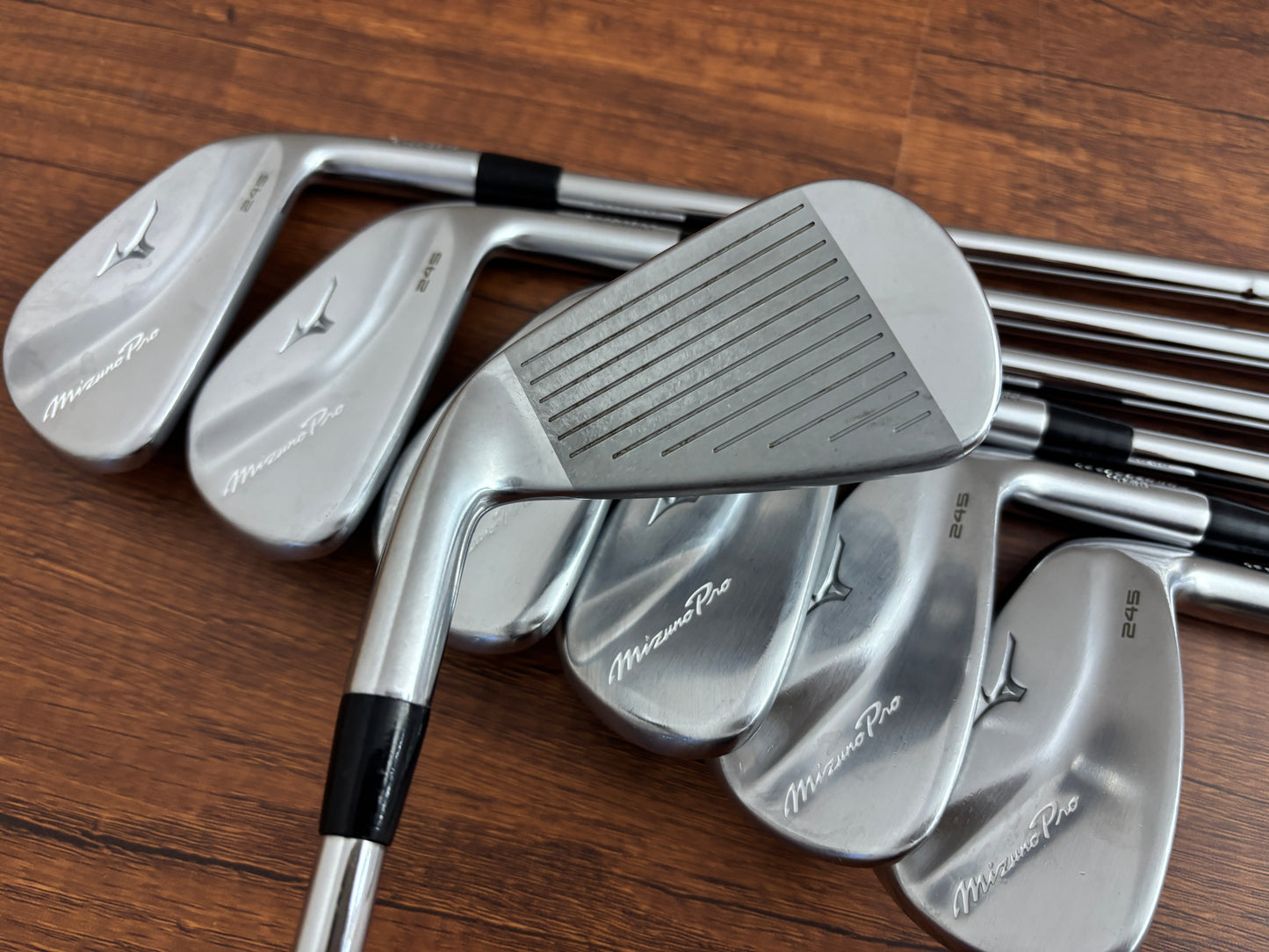 Mizuno Pro 245 Iron Set 4-PW / Dynamic Gold S300 Stiff