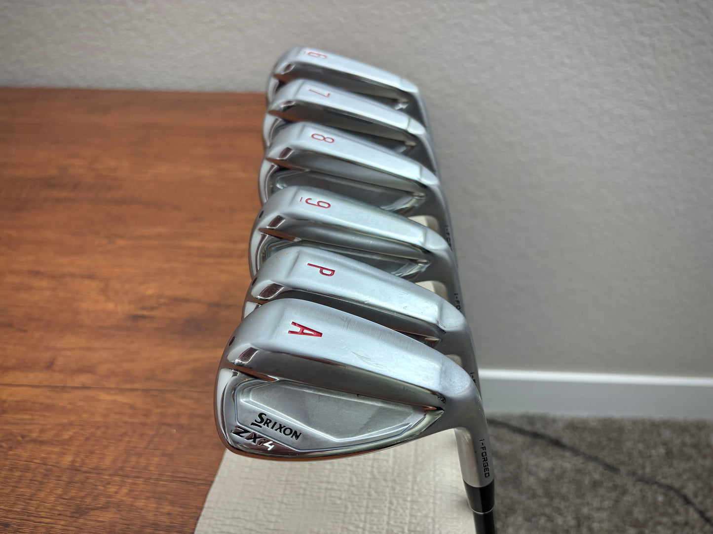 Srixon ZXi4 Iron Set 6-AW / KBS TGI Regular Flex Graphite