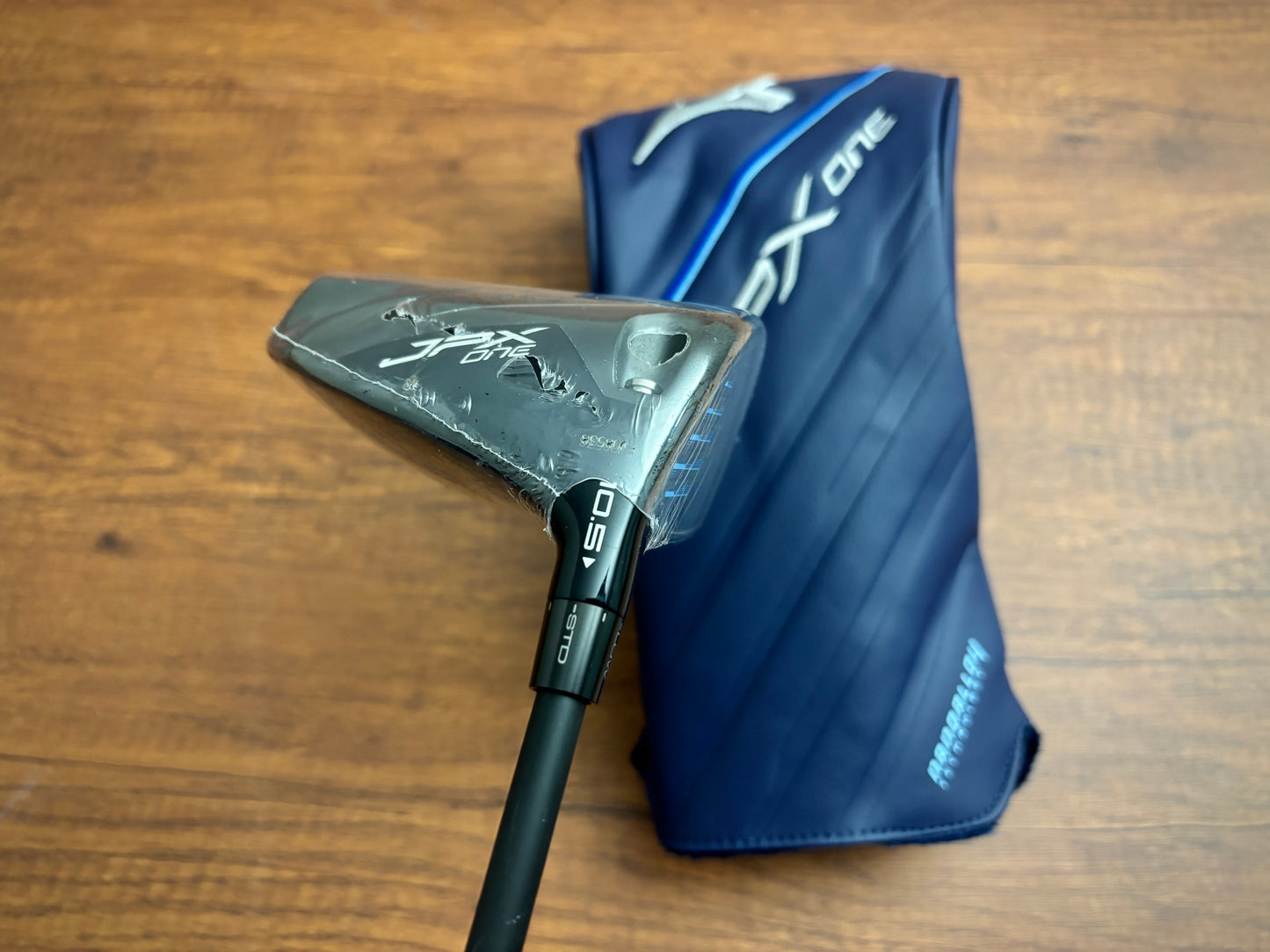 *NEW IN PLASTIC* Mizuno JPX ONE Driver 10.5* + headcover / Stiff
