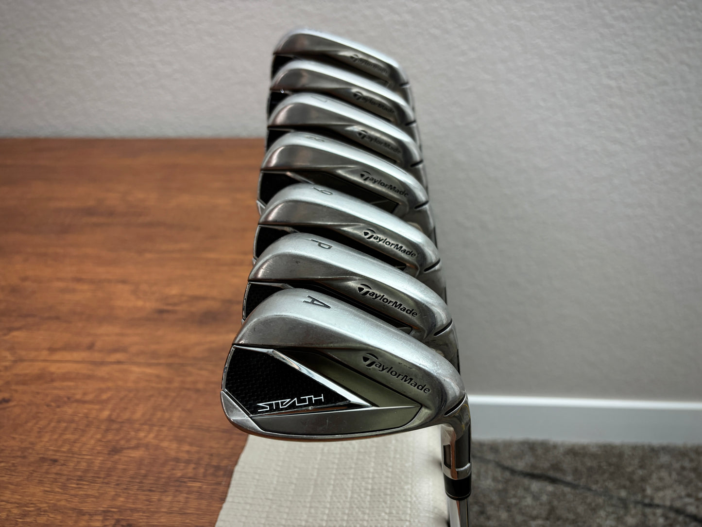 Taylormade Stealth Iron Set 5-AW / Dynamic Gold S300 Stiff