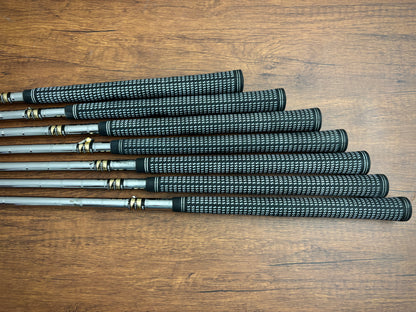 Cleveland Tour Action Iron Set 4-PW / Regular Flex