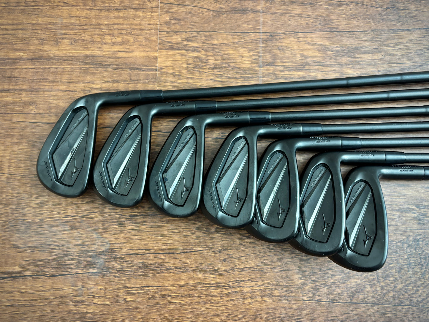 Mizuno JPX 925 Forged Black Iron Set 4-PW / Dynamic Gold S400 Stiff