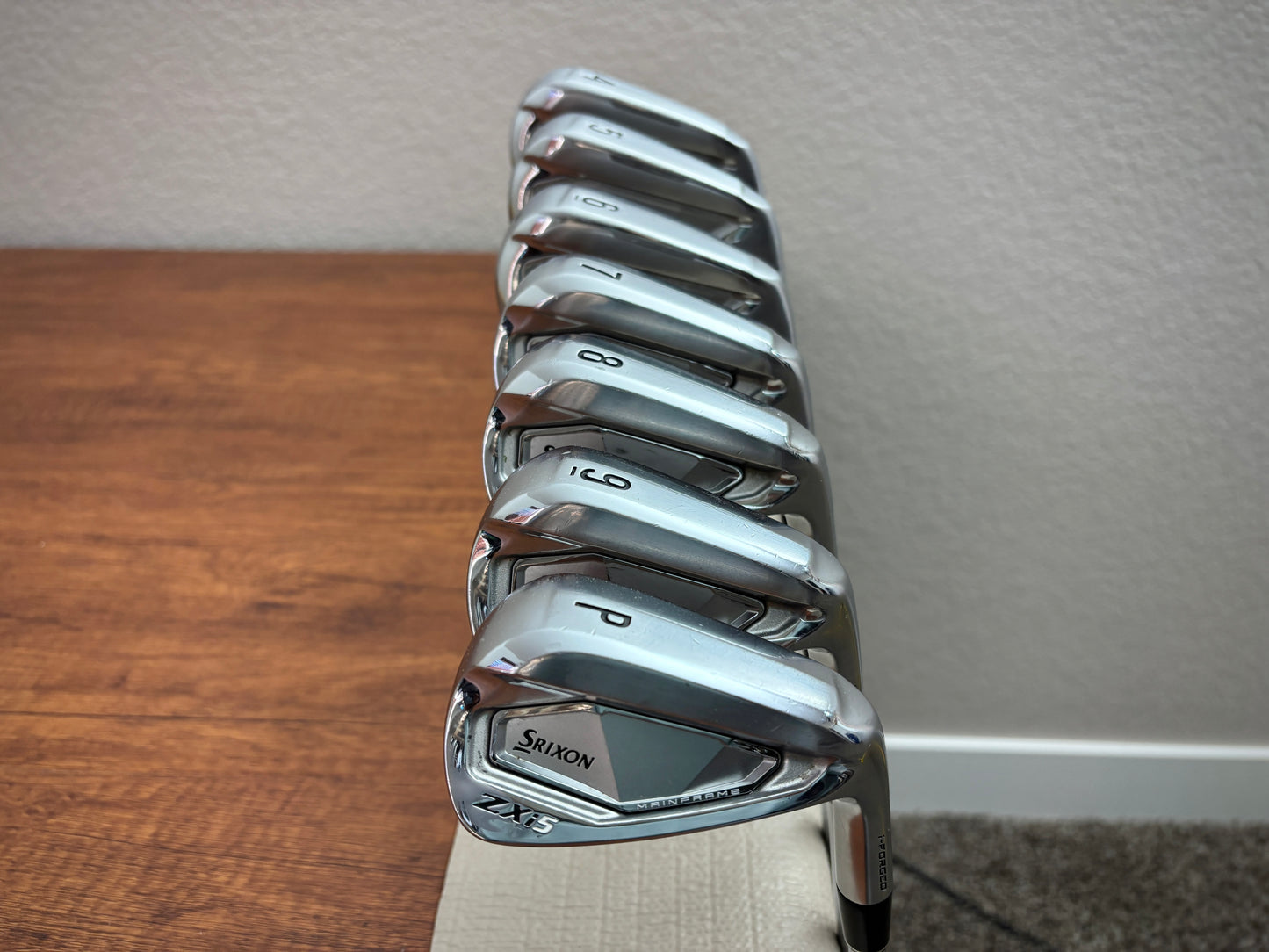 Srixon ZXi4 / ZXi5 Iron Set 4-PW / Project X LZ 6.0 Stiff