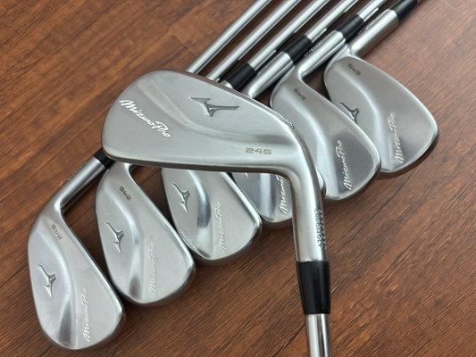 Mizuno Pro 245 Iron Set 4-PW / Dynamic Gold S300 Stiff