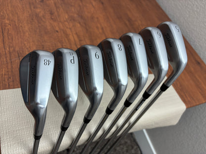 Titleist T250 '25 Iron Set 5-GW / True Temper AMT Red Stiff