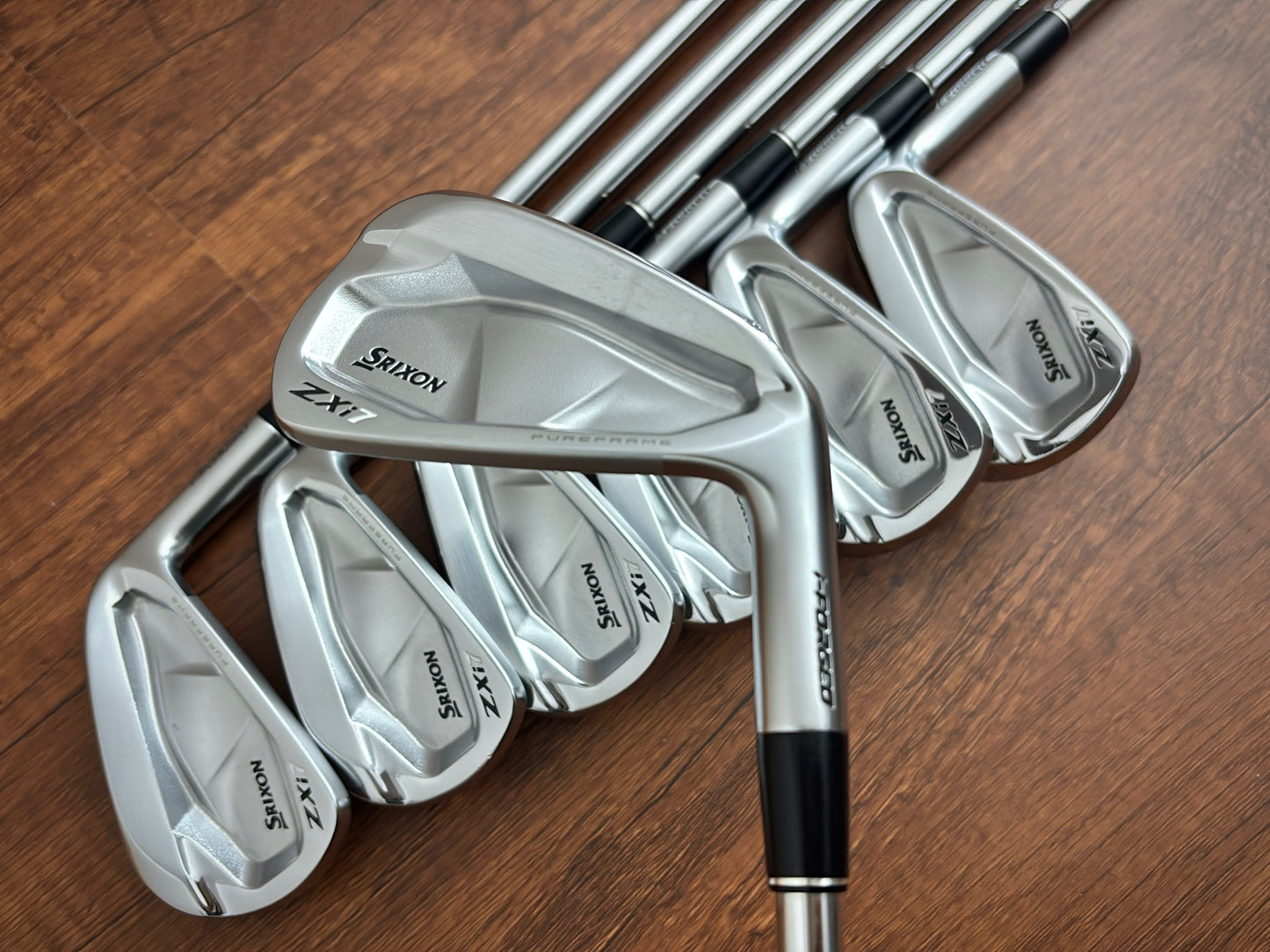 Srixon ZXi7 Iron Set 4-PW / Dynamic Gold S300 Stiff