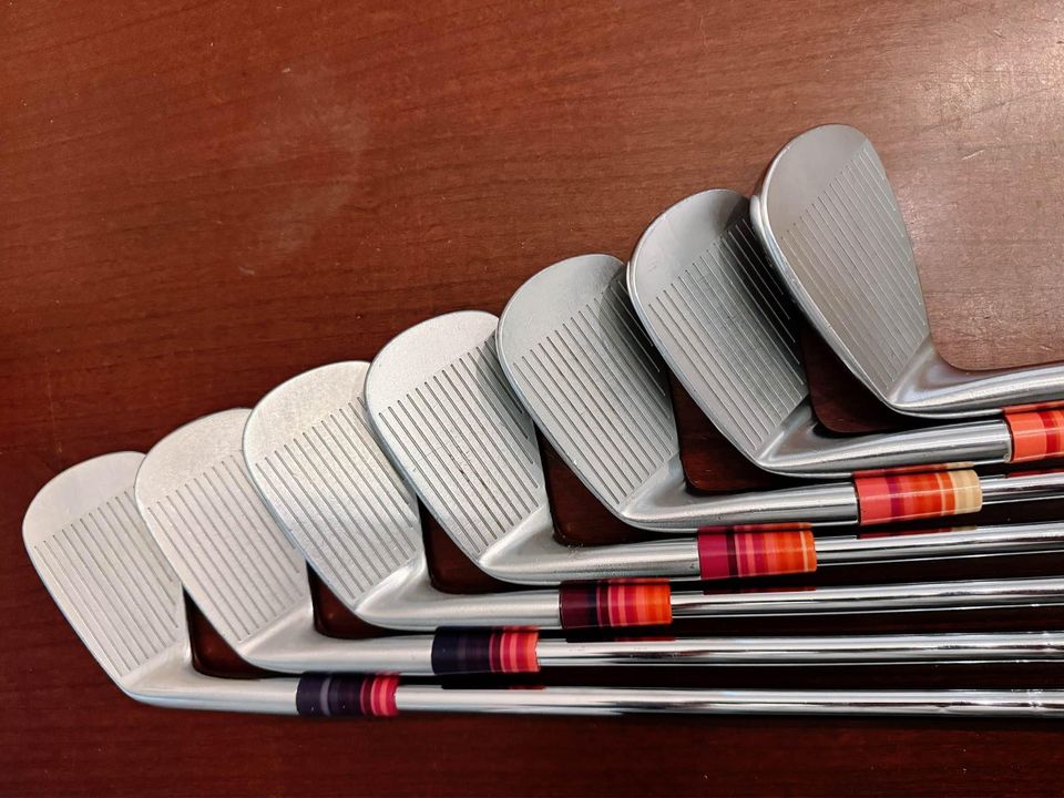 Taylormade P7MB Iron Set 4-PW / KBS Tour 120 Stiff